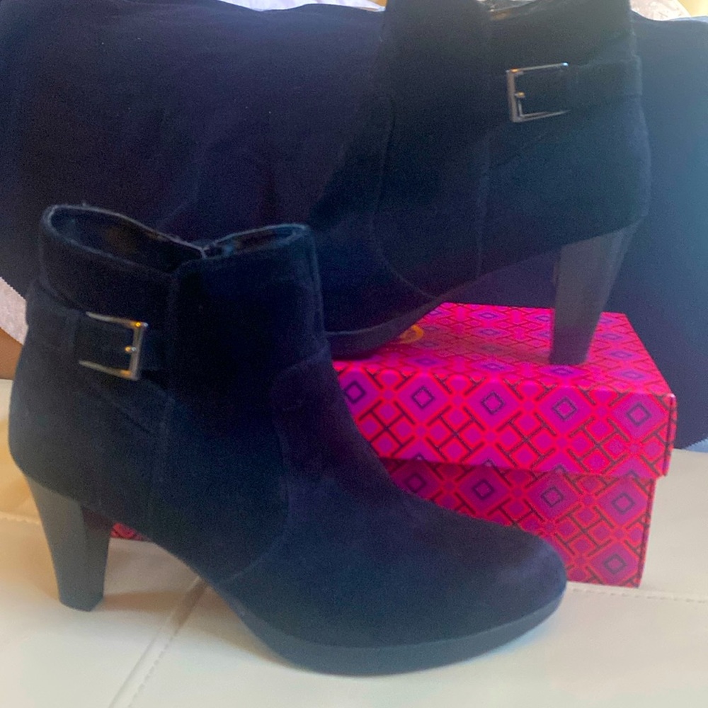 NWOT Blondo black suede winter booties, Sz 9.5
